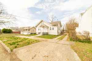 featured image of 426 W Peach St