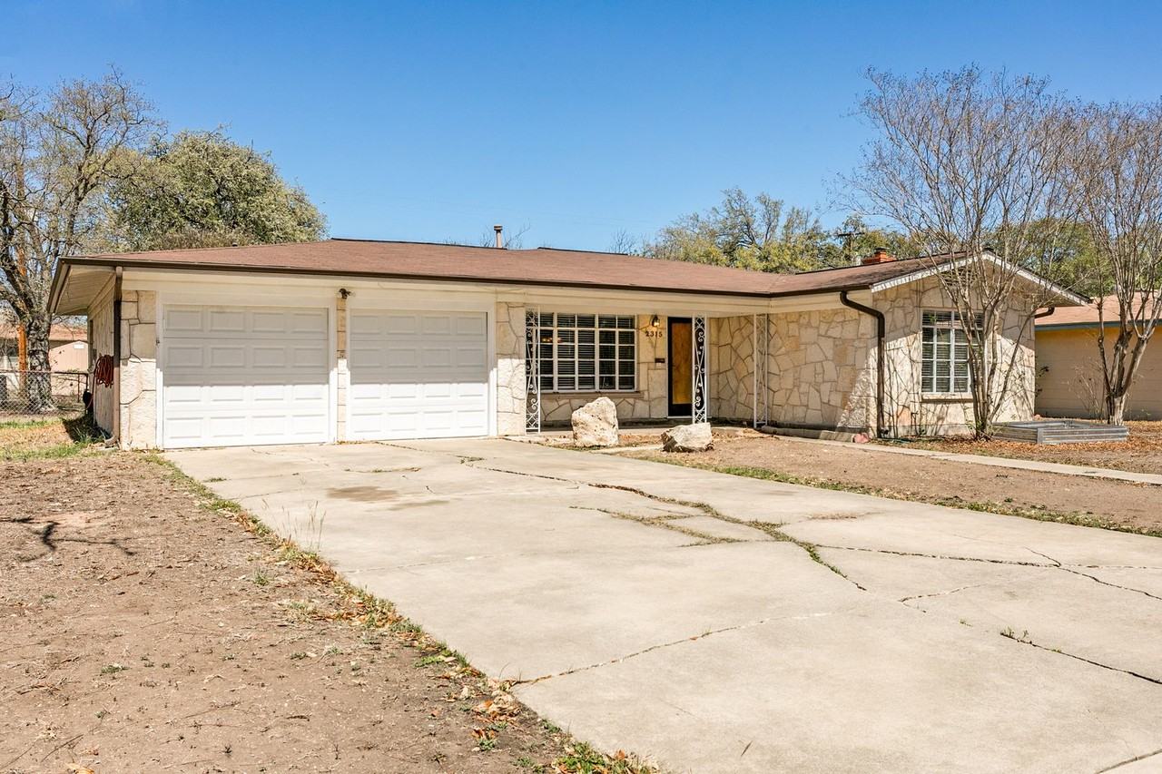 2315 W Summit Ave - Photo 4 of 25