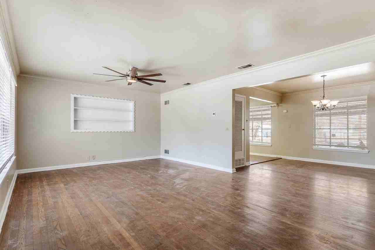 2315 W Summit Ave - Photo 6 of 25