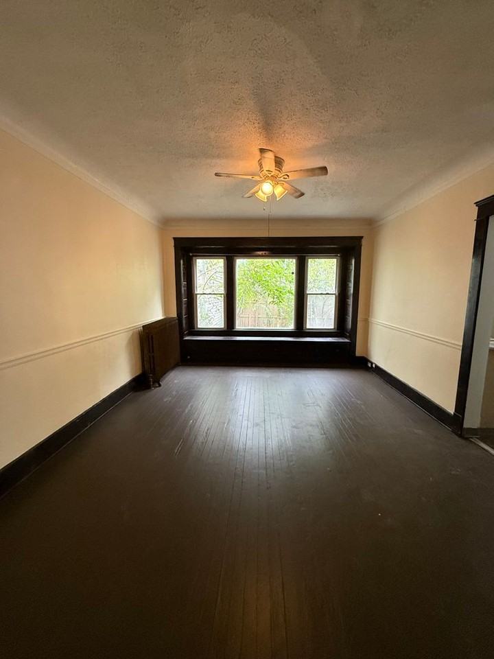 1519 Clark Ave - Photo 3 of 27