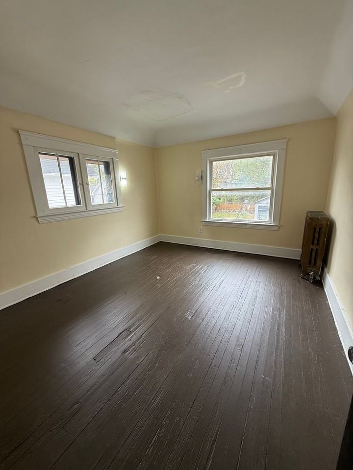 1519 Clark Ave - Photo 7 of 27