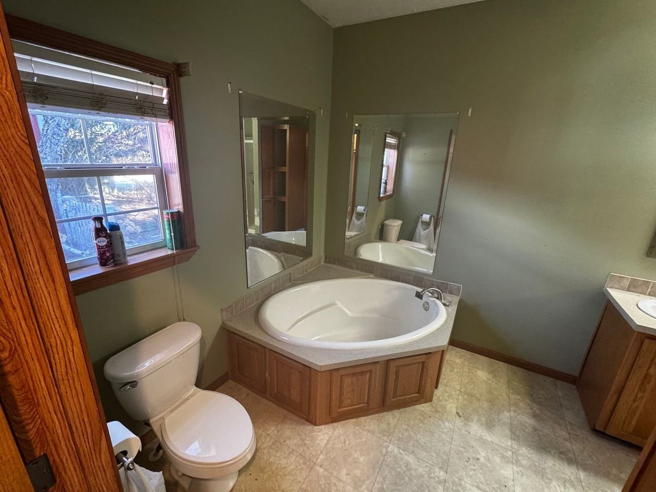 445 E Deckerville Rd - Photo 4 of 13