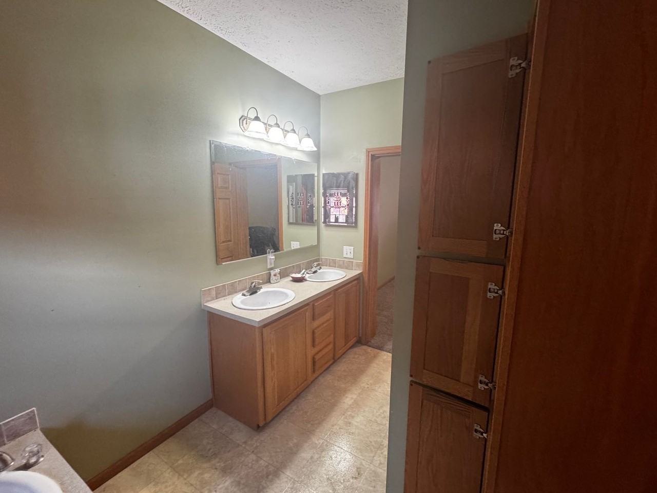 445 E Deckerville Rd - Photo 5 of 13