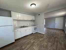 featured image of 3236 Phyllis St