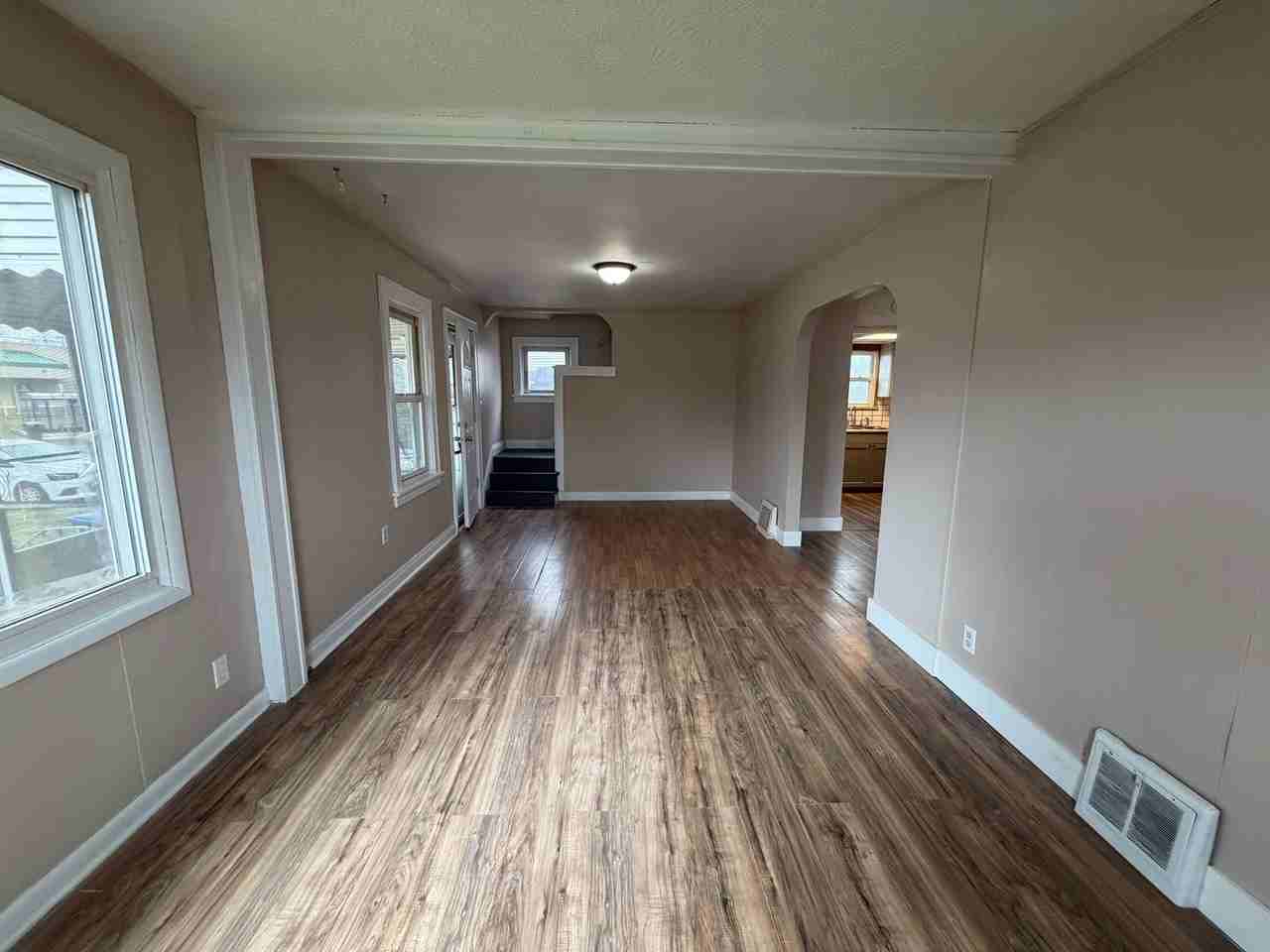 2138 East Ave - Photo 4 of 11