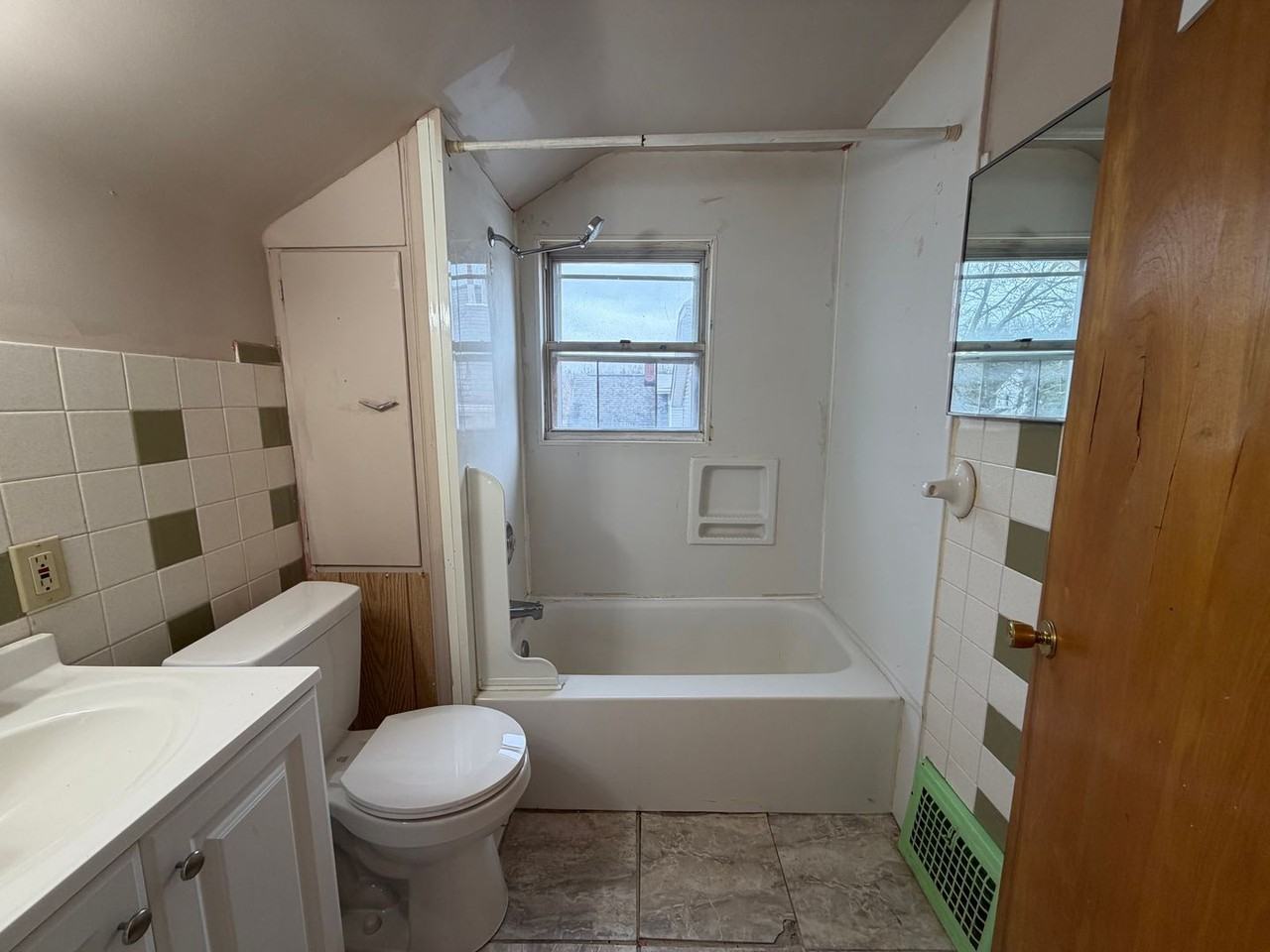 2138 East Ave - Photo 7 of 11