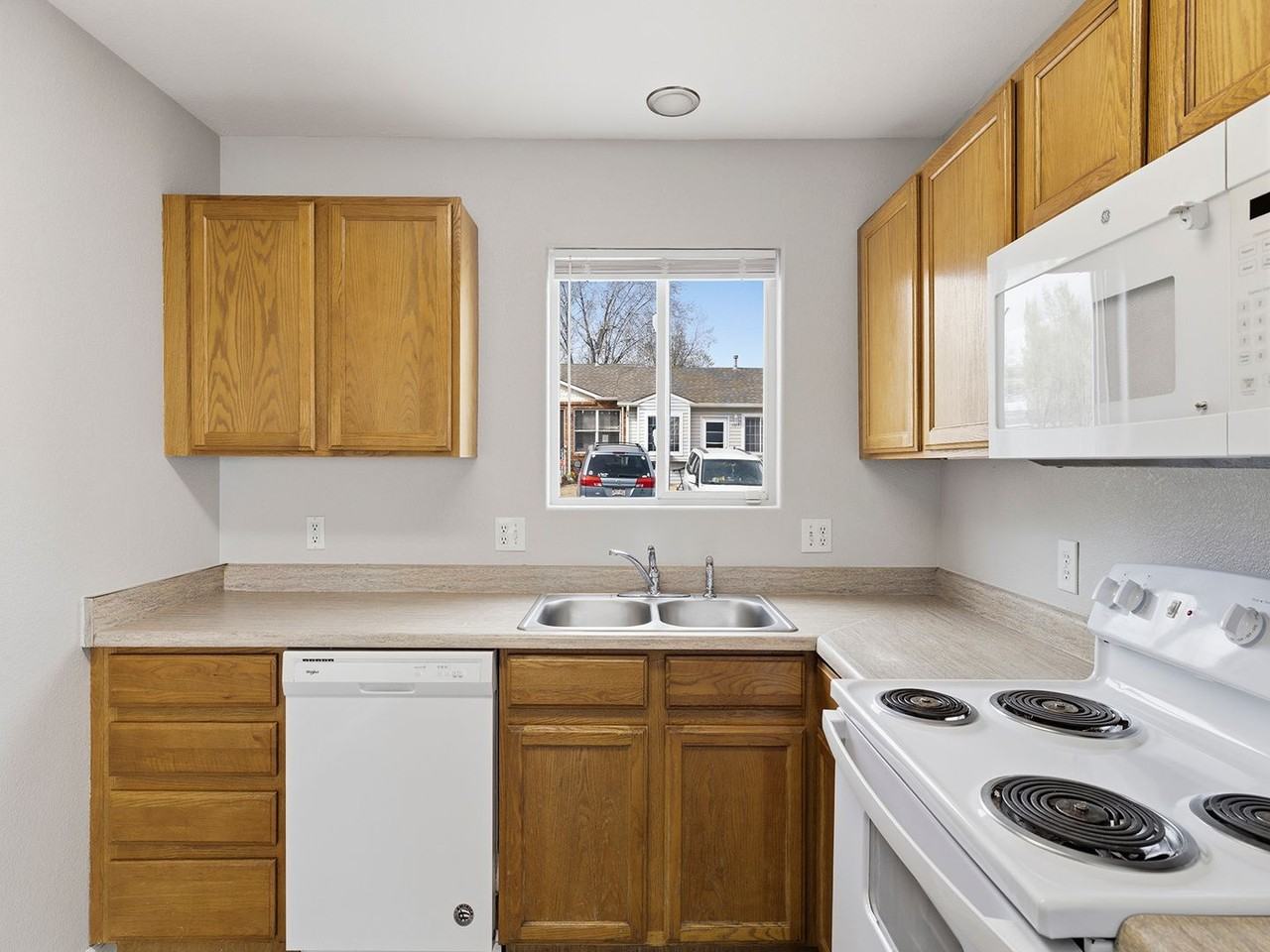 1321 Darrell Rd - Photo 4 of 17