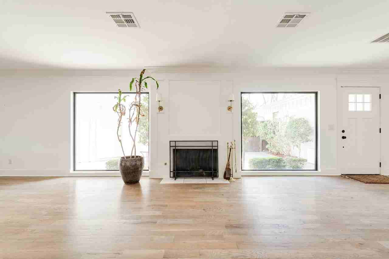 1209 Nw 63rd St - Photo 5 of 30