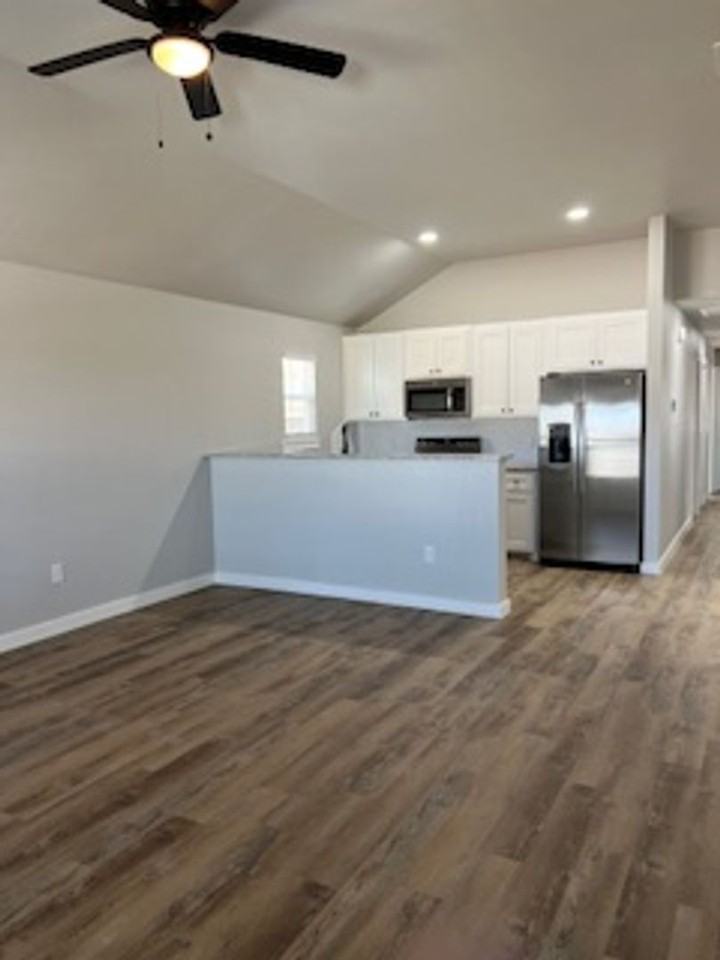 111 Tombstone Rd - Photo 3 of 17