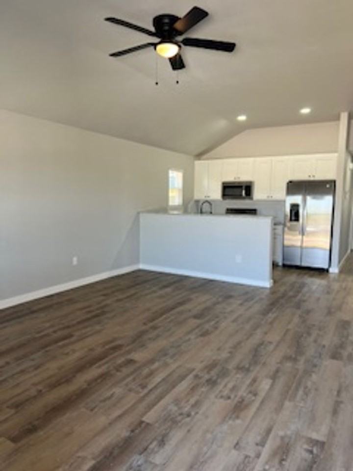 107 Tombstone Rd - Photo 2 of 18