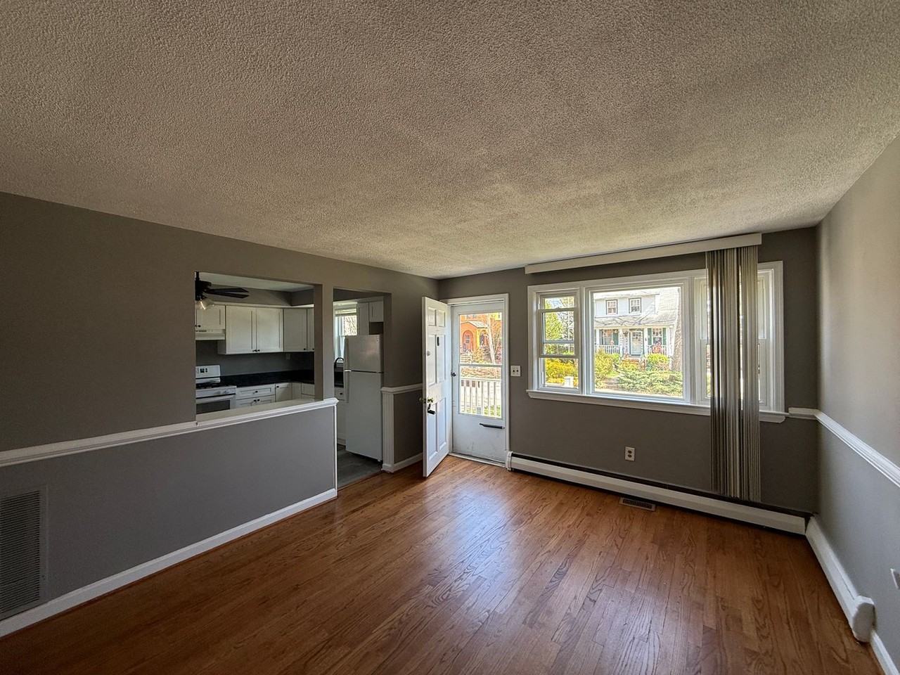 6008 1/2 Burgess Ave - Photo 3 of 16