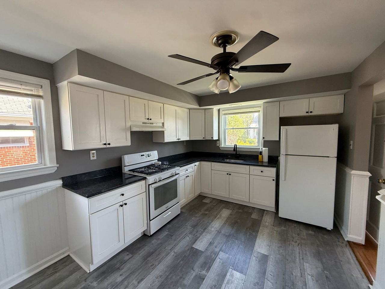 6008 1/2 Burgess Ave - Photo 4 of 16