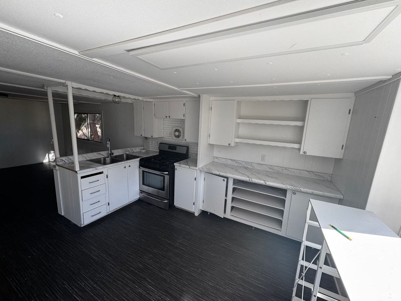 465 E Deckerville Rd - Photo 5 of 7
