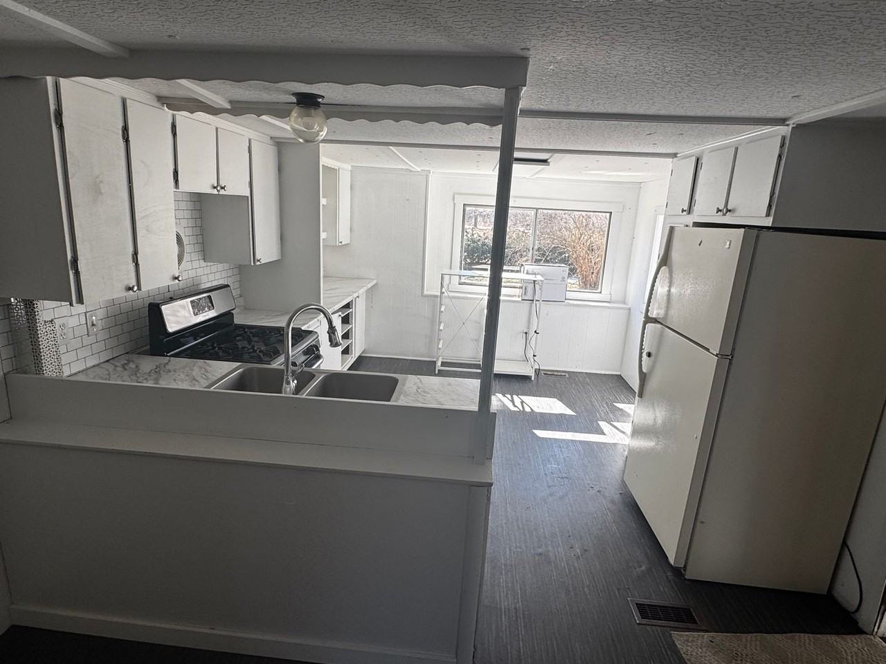 465 E Deckerville Rd - Photo 6 of 7