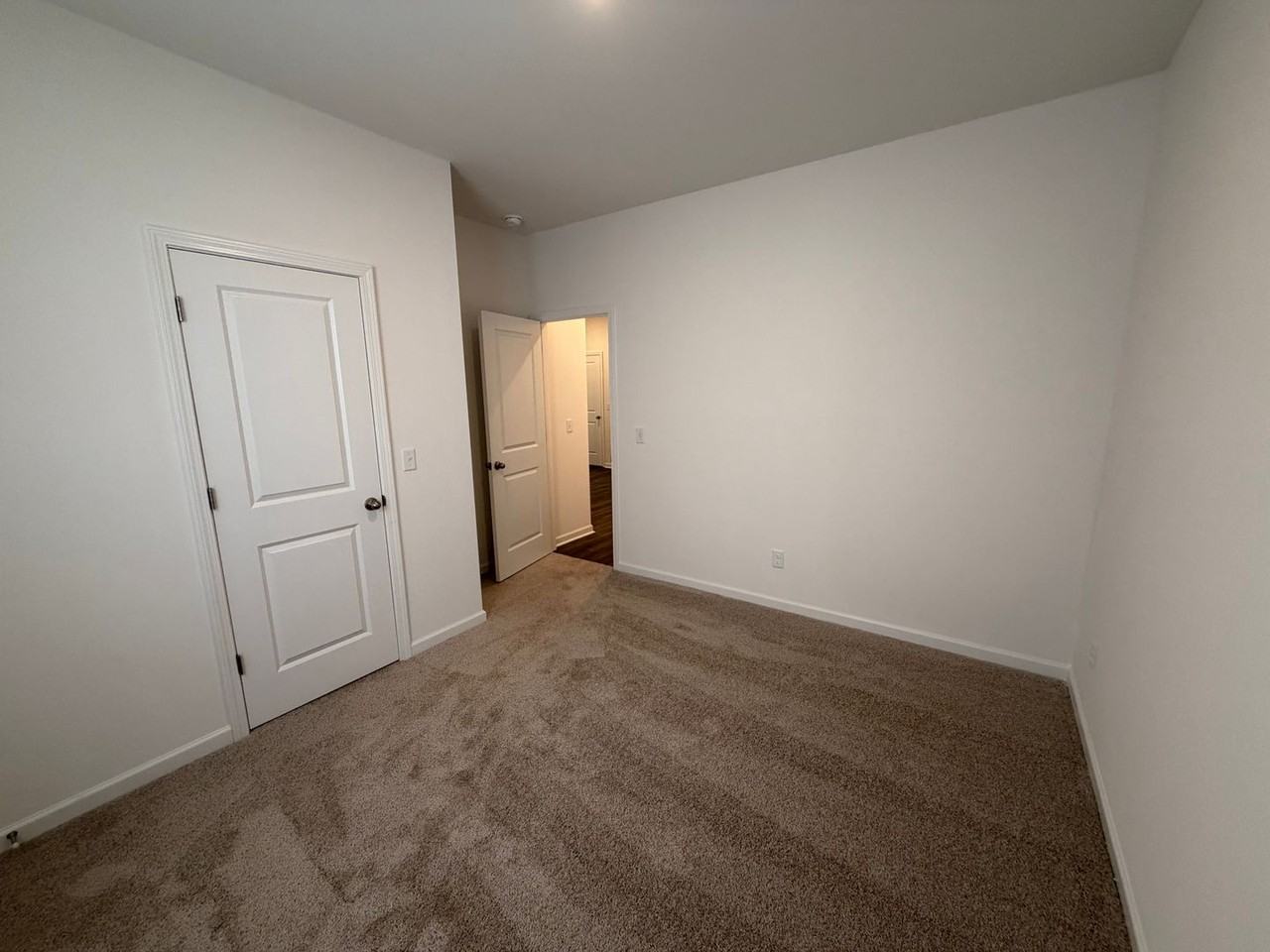 225 Idle Dr - Photo 4 of 18