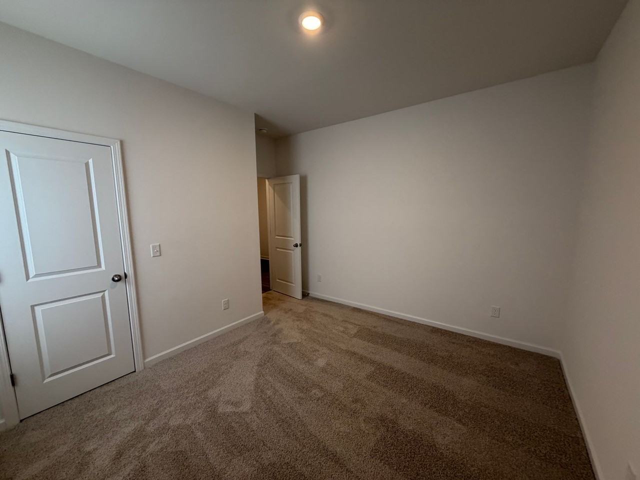 225 Idle Dr - Photo 7 of 18