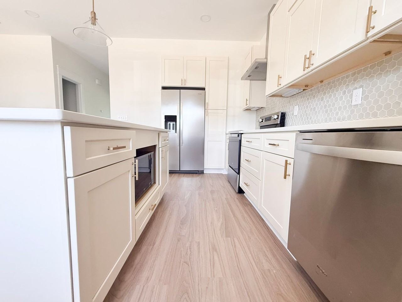 1335 Meridian St - Photo 5 of 39