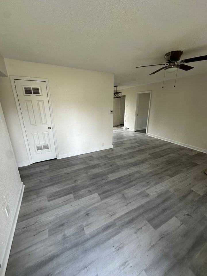 11354 Sycamore Ter - Photo 2 of 14