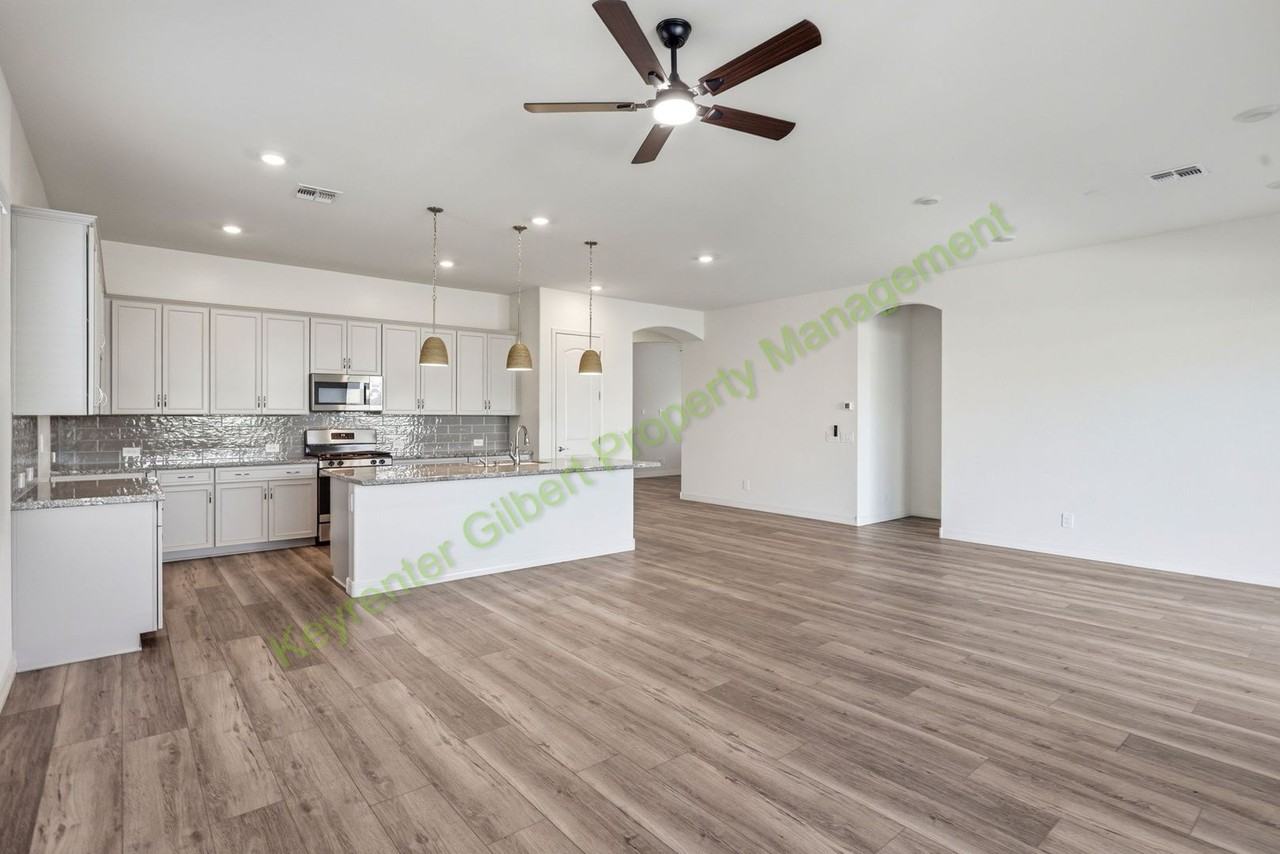 22698 E Saddle Way - Photo 3 of 50