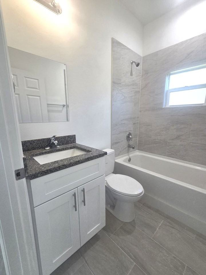 826 Dawhert Ave S - Photo 6 of 35