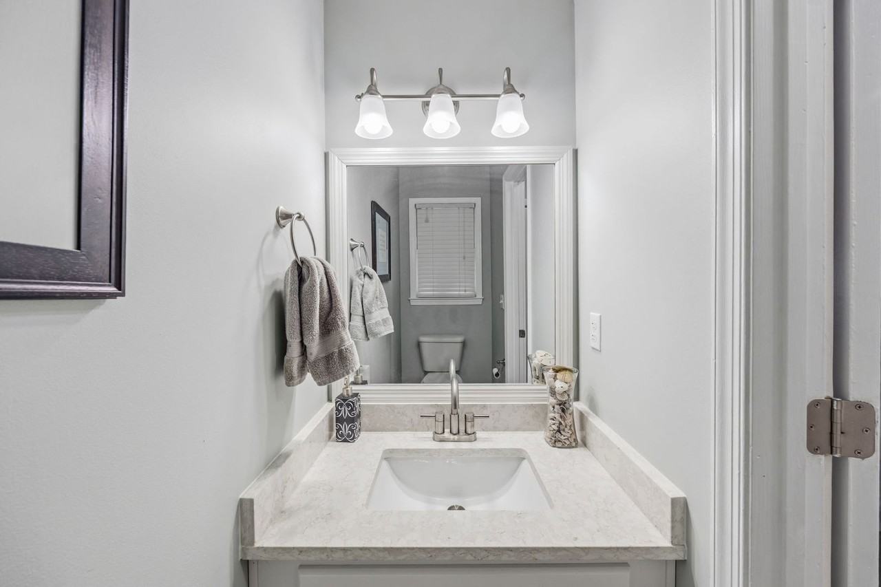 903 Reserve Way - Photo 4 of 42