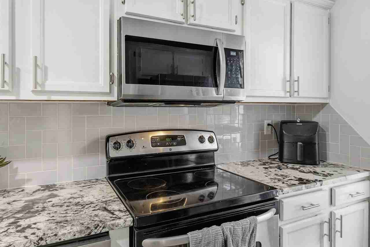 903 Reserve Way - Photo 5 of 42