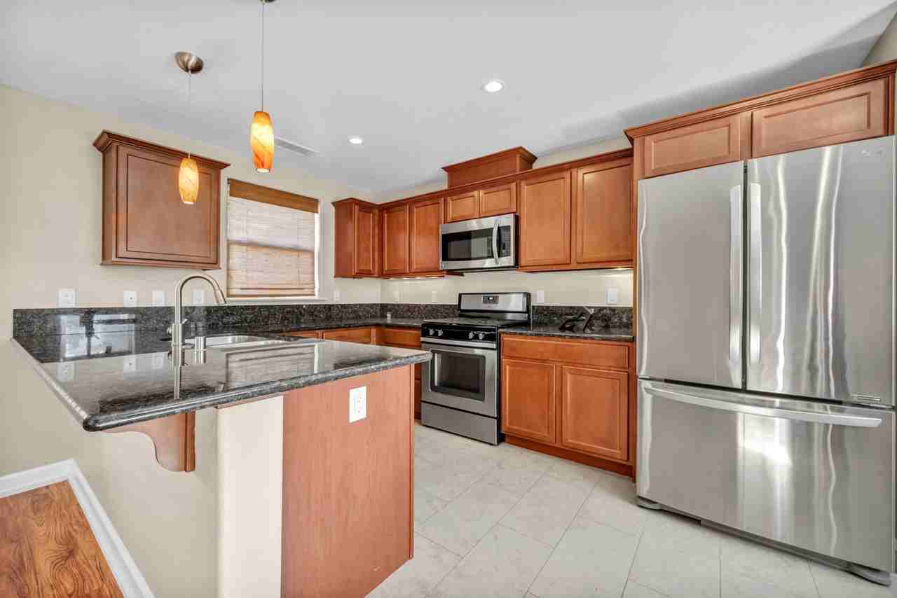 58 Caliente St - Photo 3 of 32