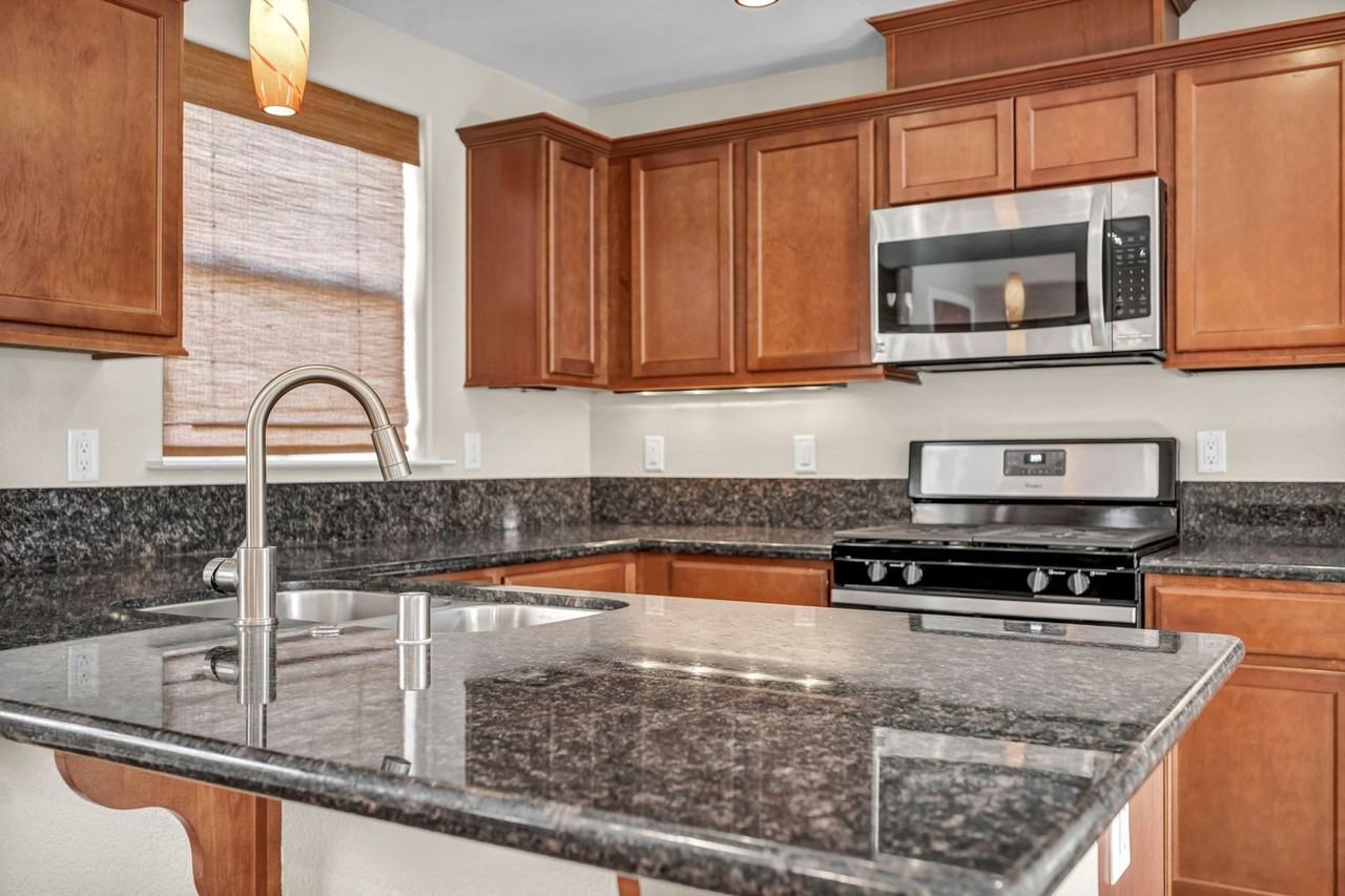 58 Caliente St - Photo 7 of 32