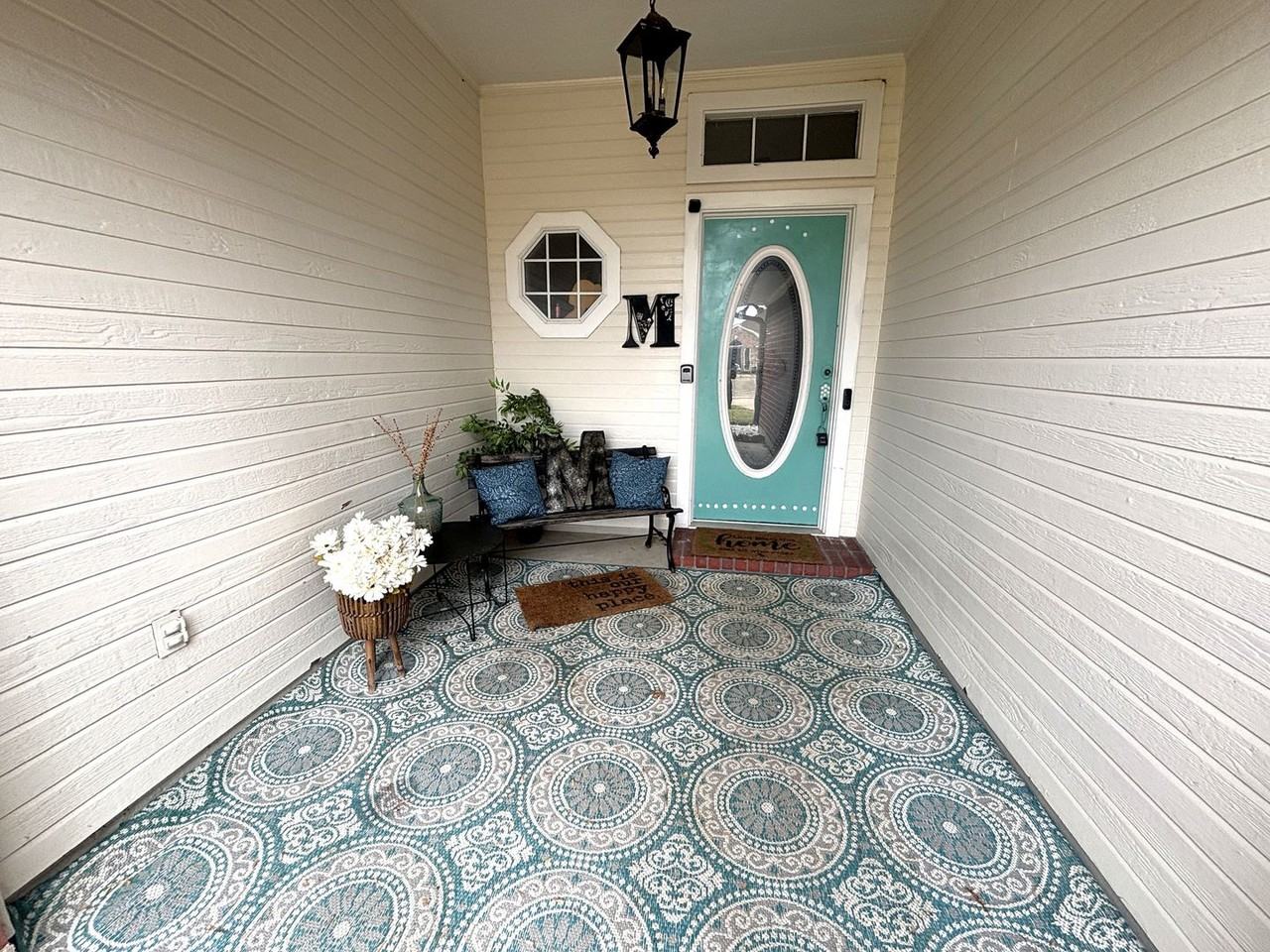 5912 Clearview Cir - Photo 2 of 17