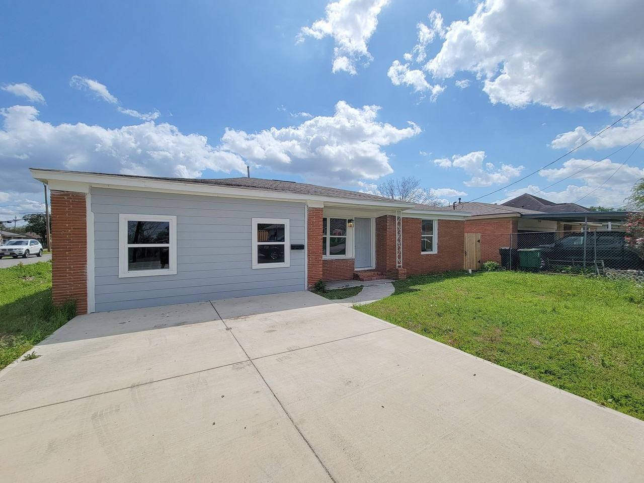 4538 Clover St - Photo 2 of 36