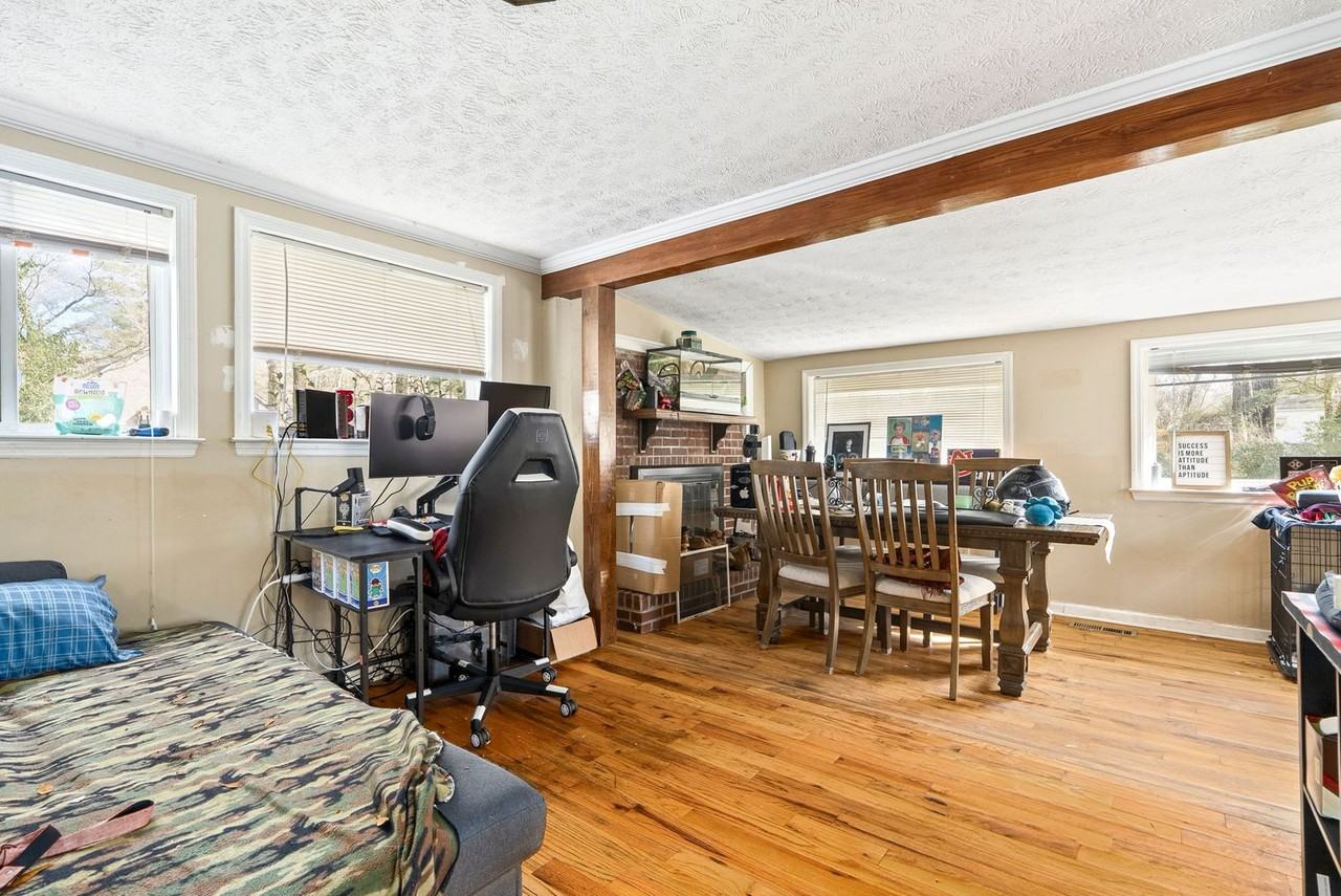 934 Mckinley Ave - Photo 3 of 11