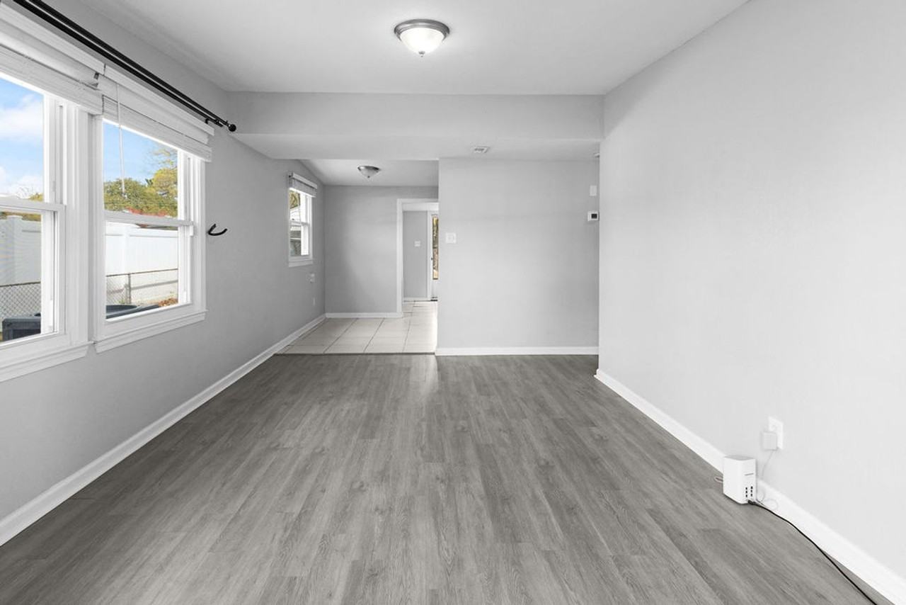 2923 Scotia Dr - Photo 4 of 17