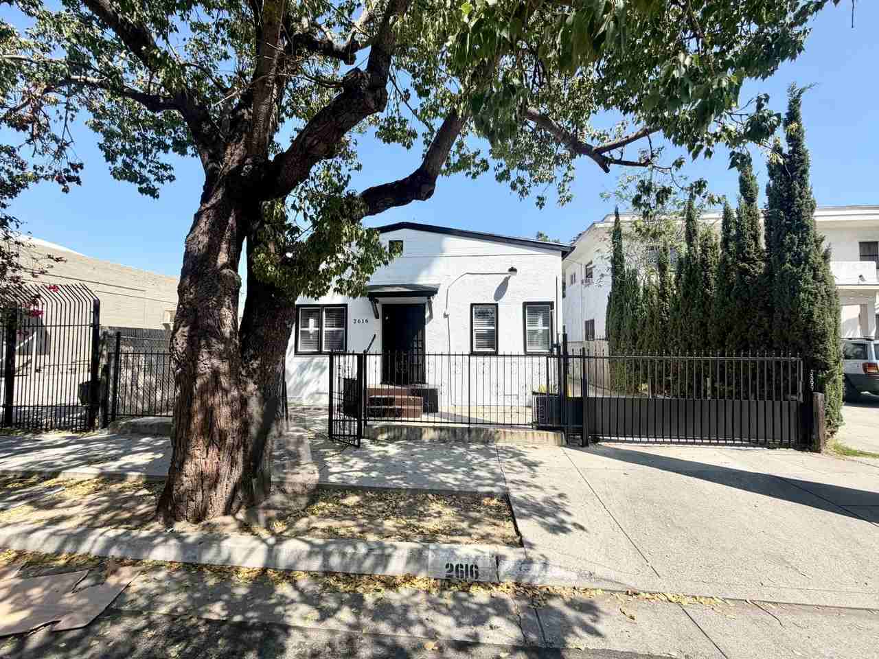 2616 Van Buren Pl - Photo 3 of 23