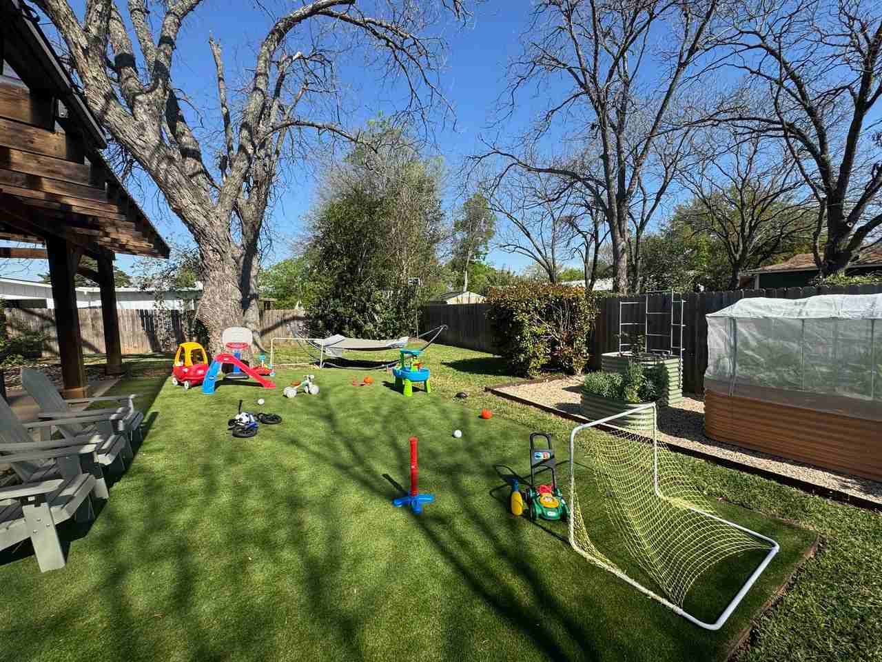 2201 Lake Ridge Cir - Photo 3 of 21