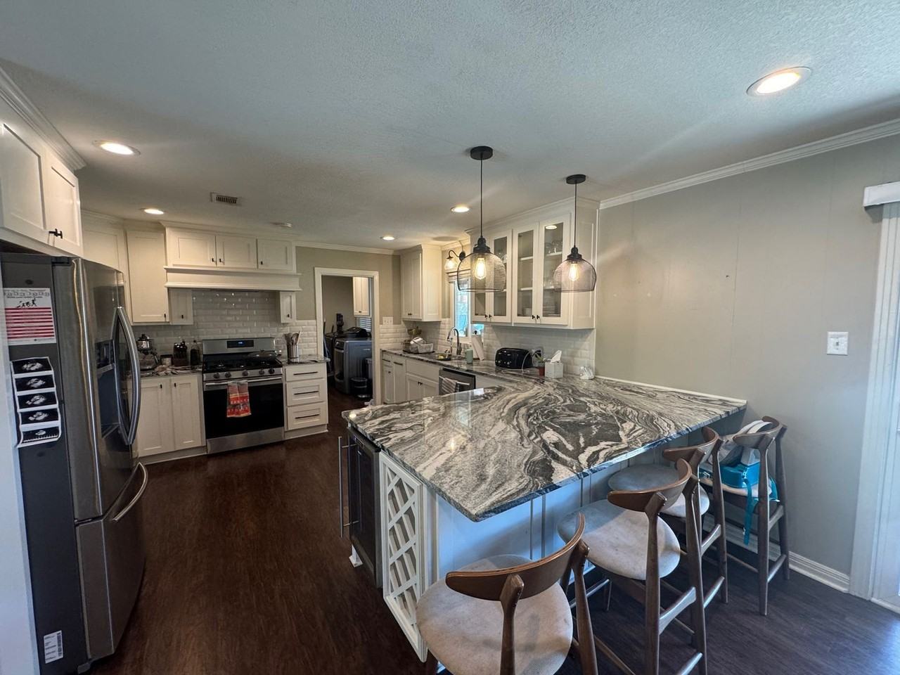 2201 Lake Ridge Cir - Photo 4 of 21