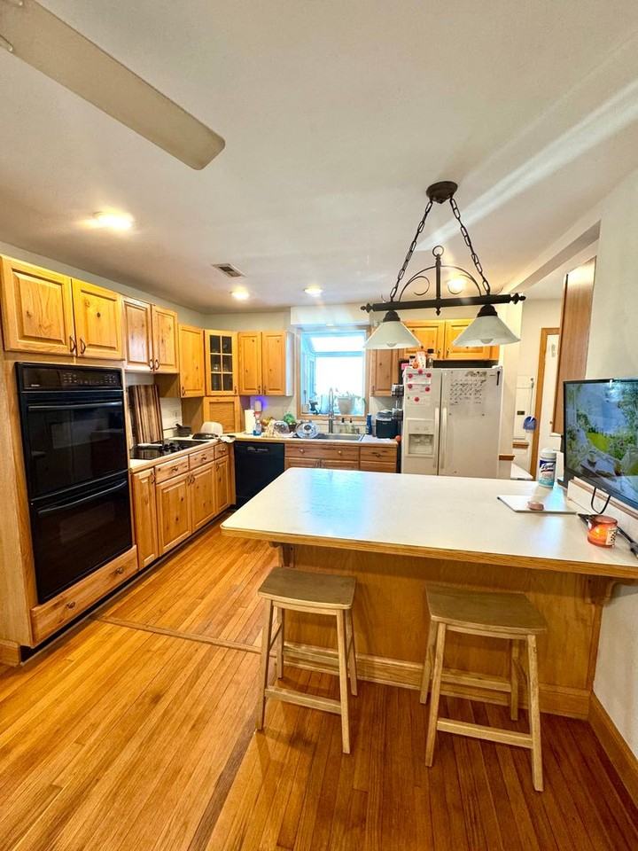 1503 Freeman Ave - Photo 6 of 23