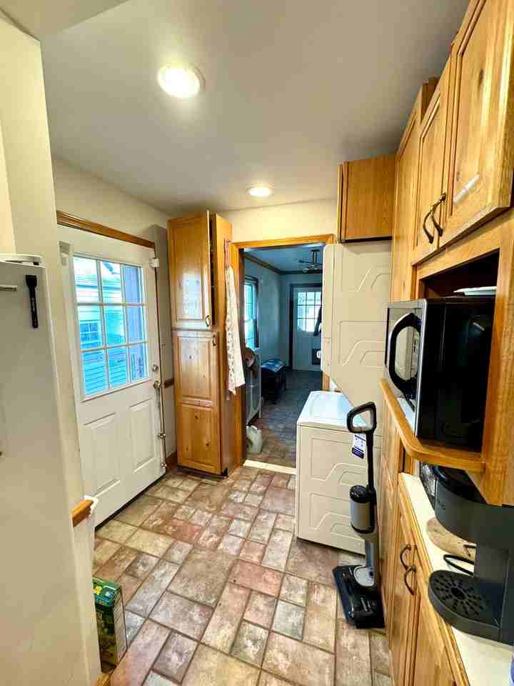 1503 Freeman Ave - Photo 7 of 23