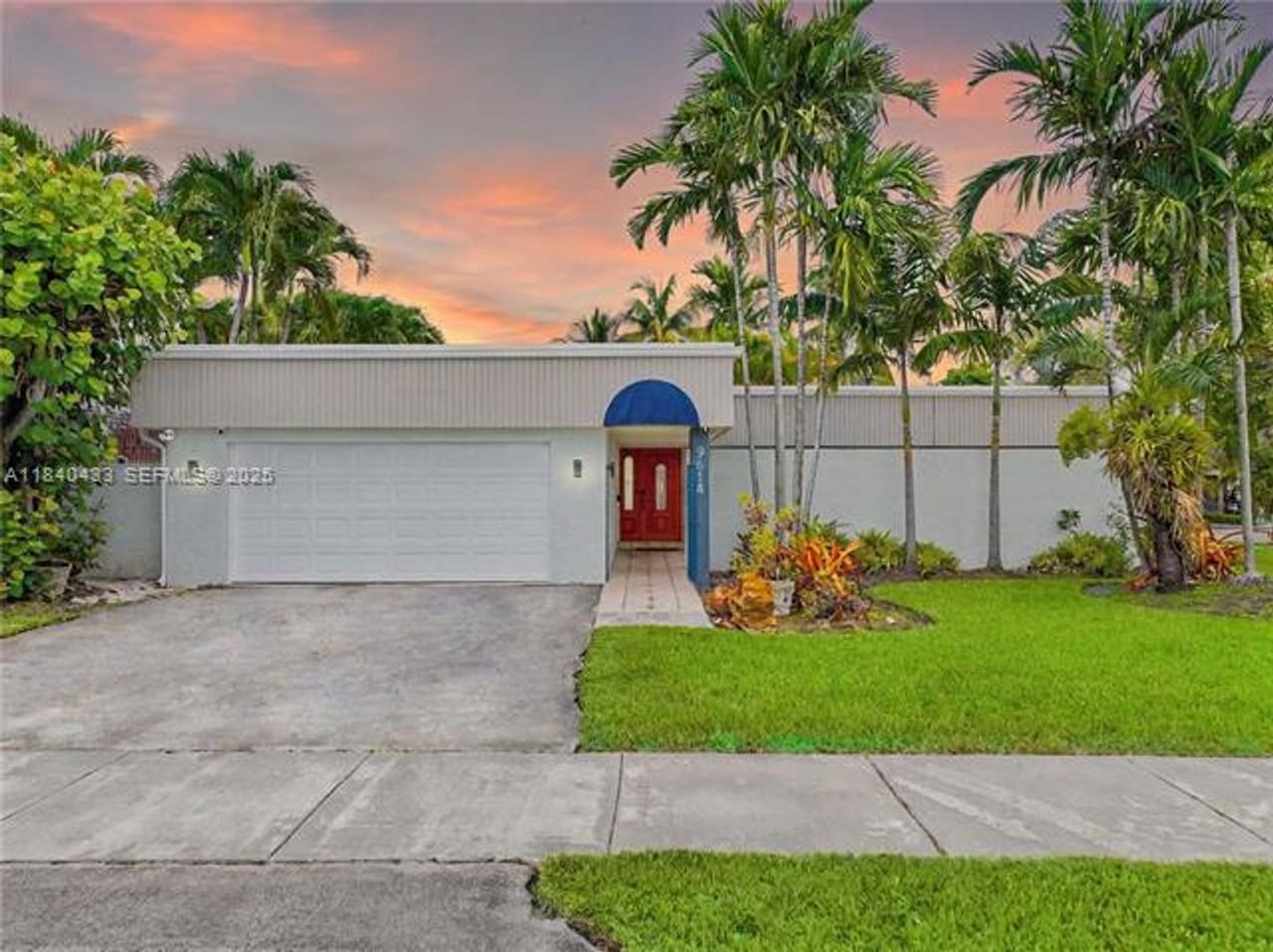 9614 Sw 134th Ct - Photo 2 of 50