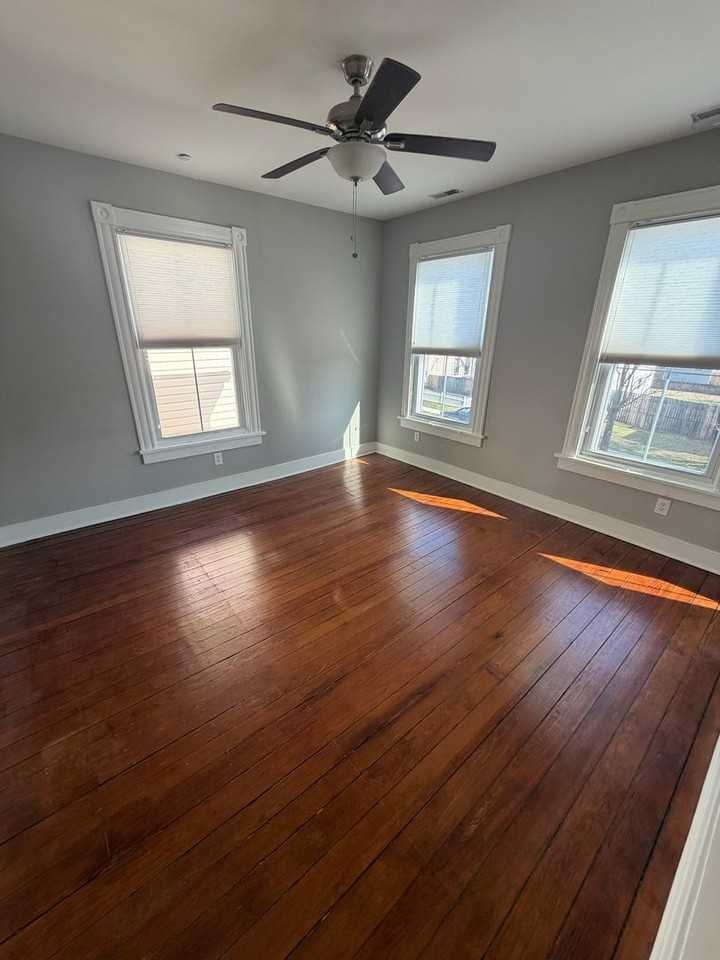 306 W 26th St - Photo 7 of 24