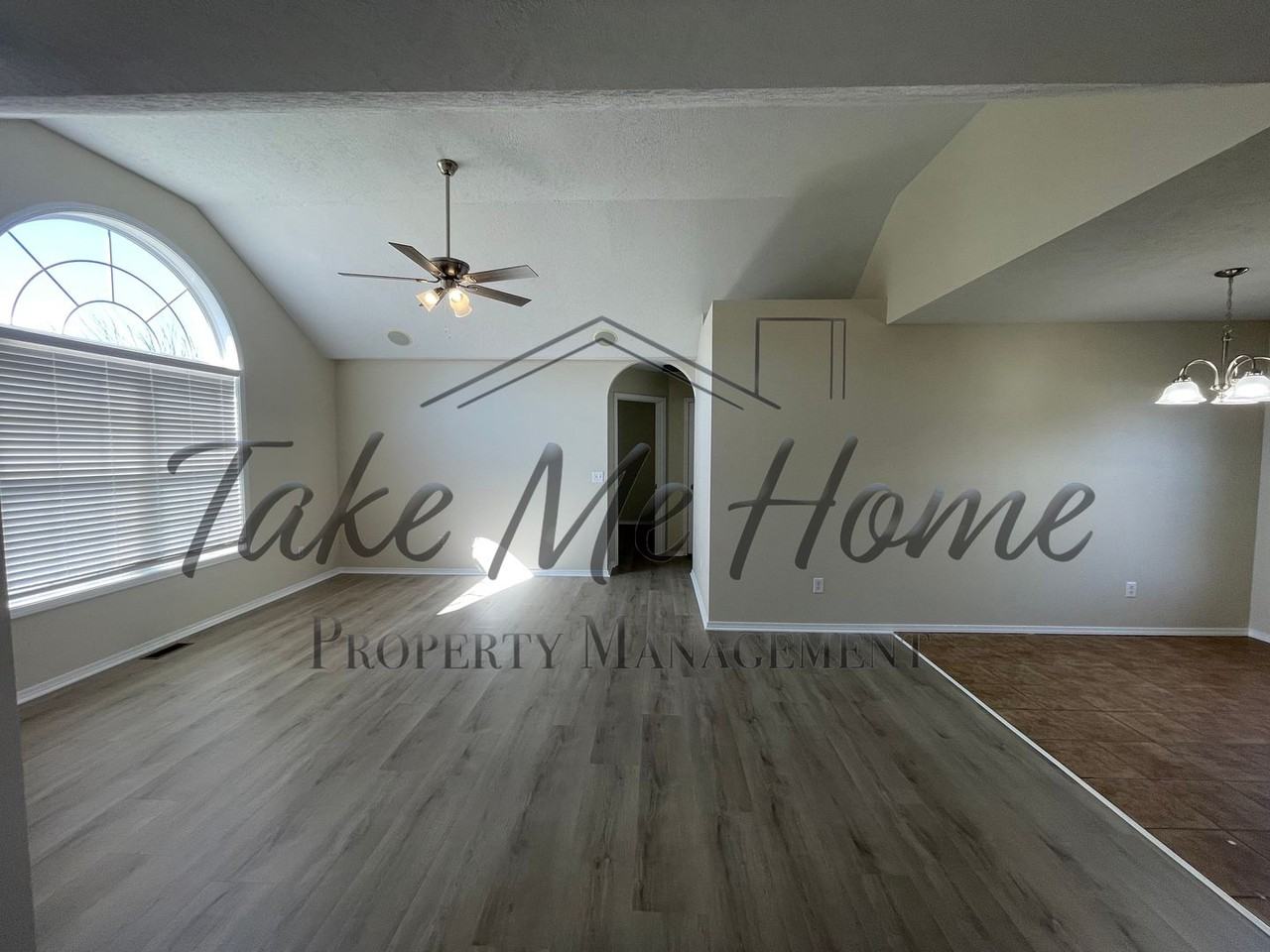 644 N Cox Ave - Photo 2 of 13