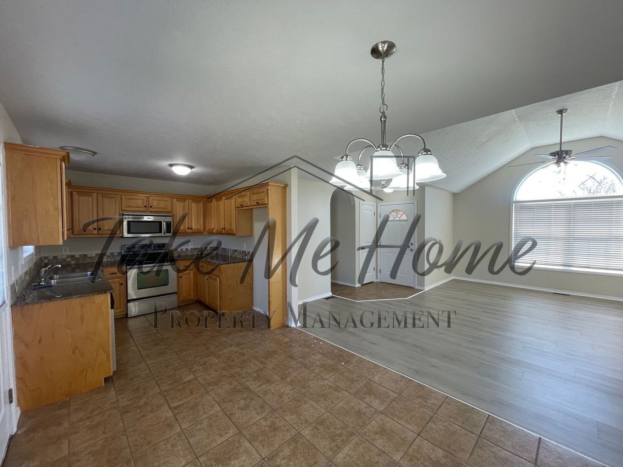 644 N Cox Ave - Photo 5 of 13