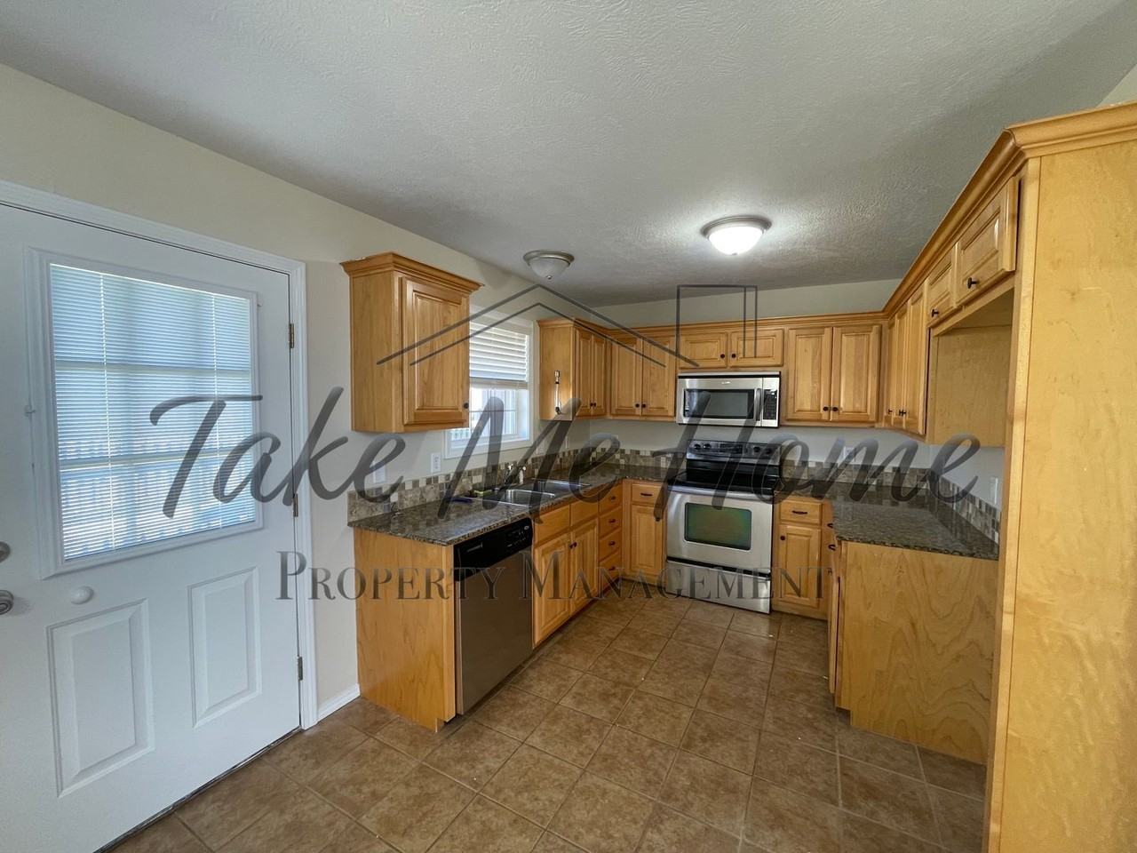 644 N Cox Ave - Photo 6 of 13