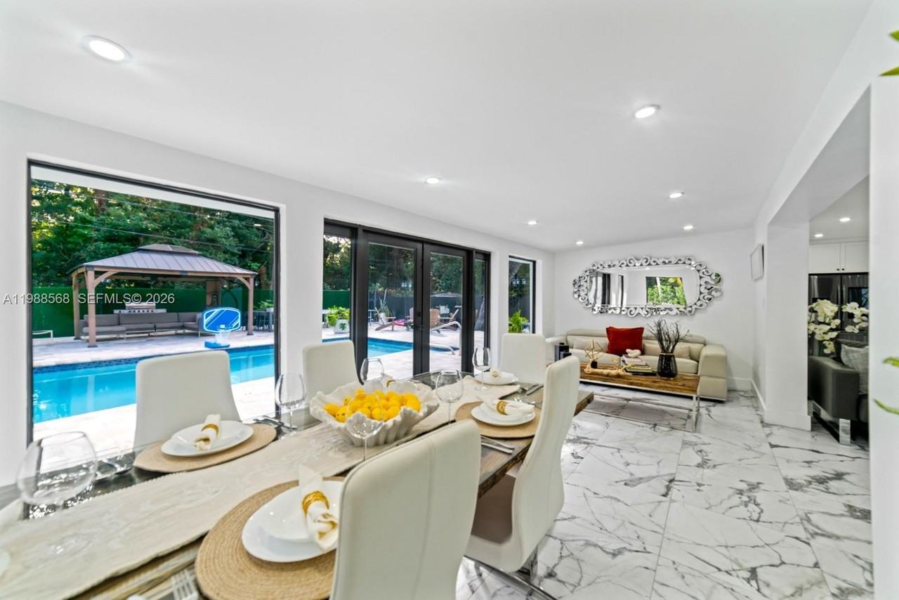 Ne 137th Ter - Photo 3 of 8