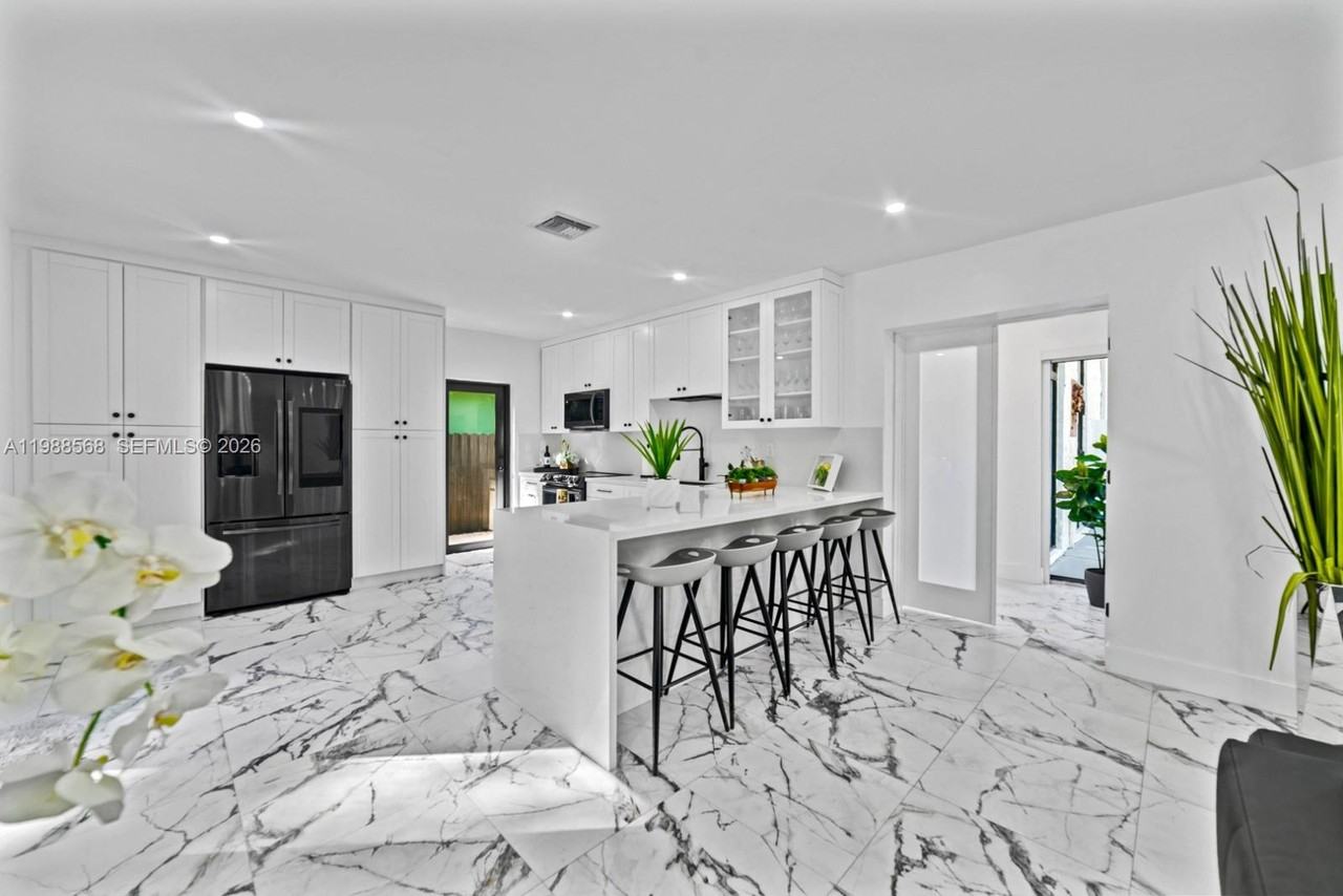 Ne 137th Ter - Photo 4 of 8