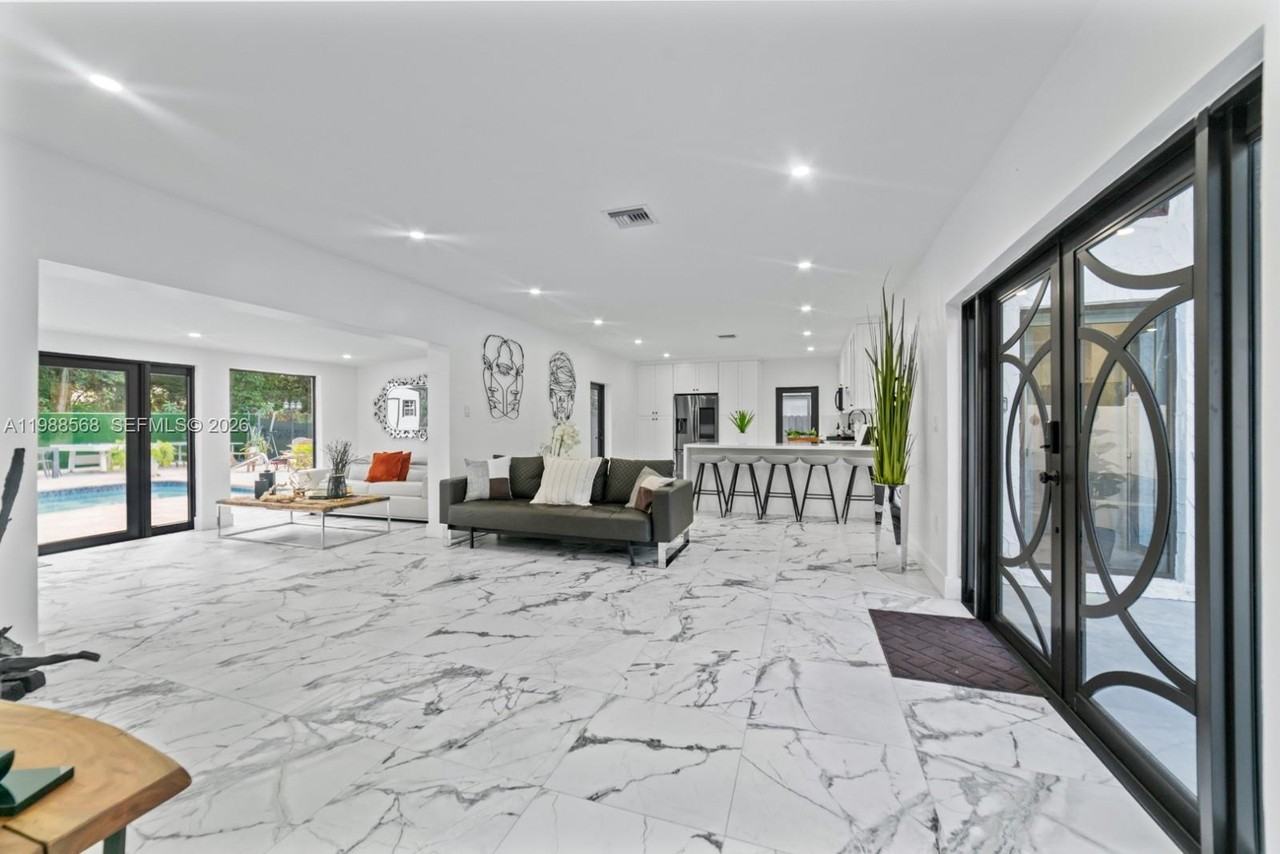 Ne 137th Ter - Photo 7 of 8