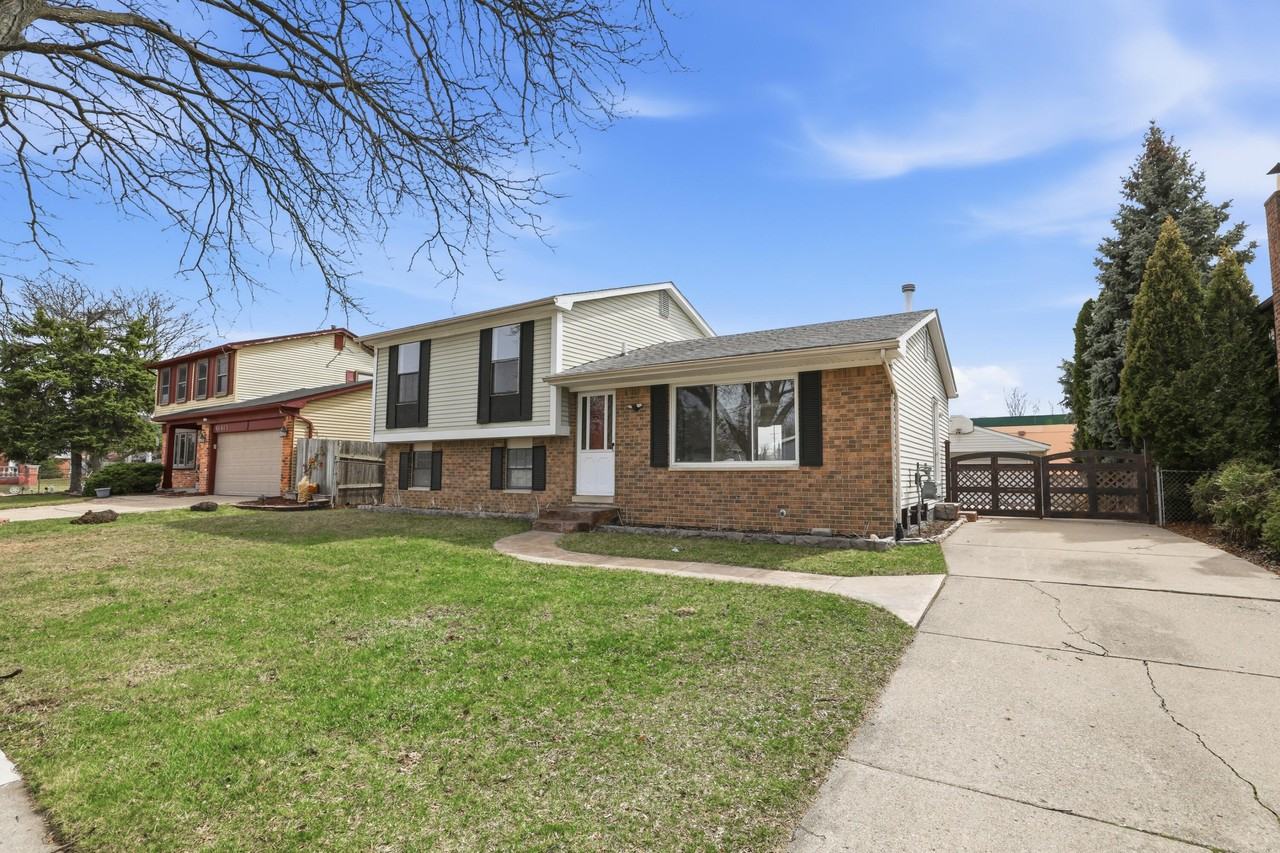 41427 Larimore Ln - Photo 2 of 38