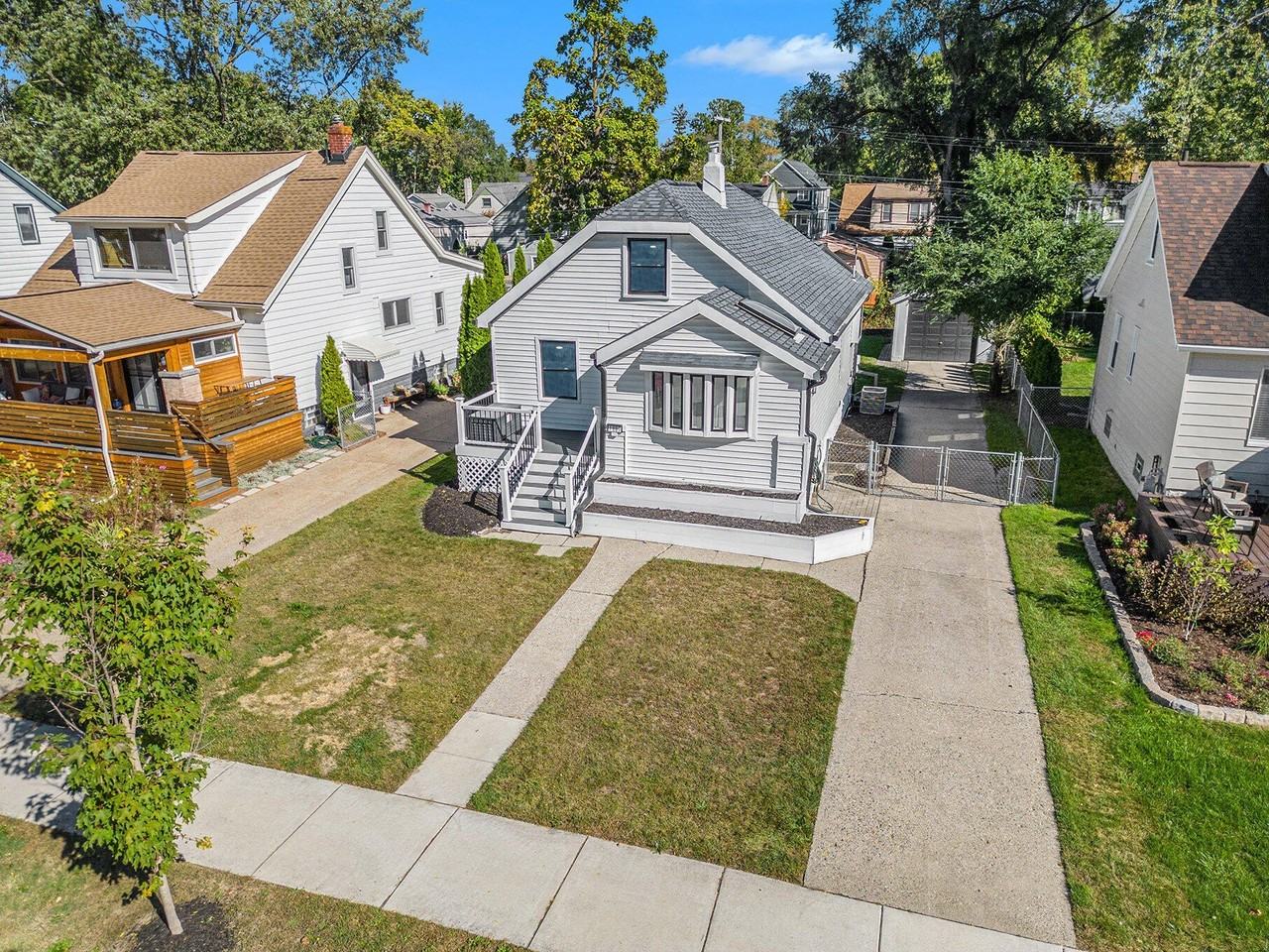 1007 Mohawk Ave - Photo 3 of 36