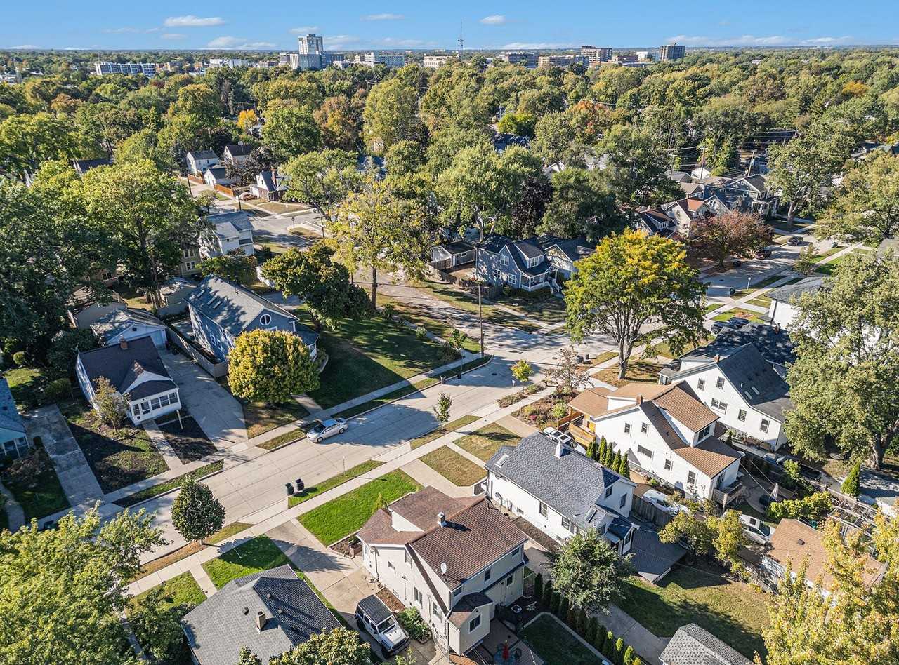 1007 Mohawk Ave - Photo 6 of 36