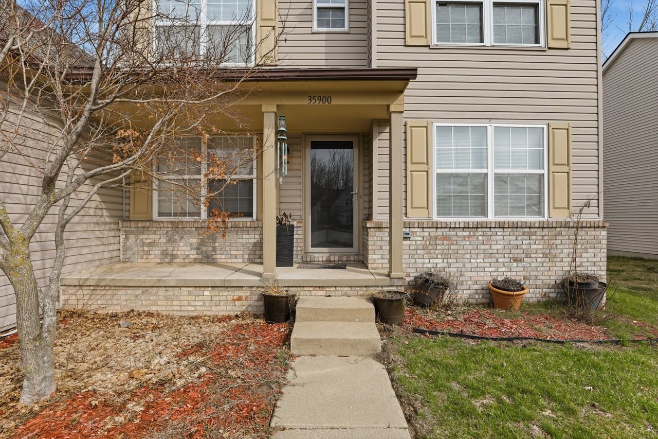 35900 Abbey Ct - Photo 4 of 50