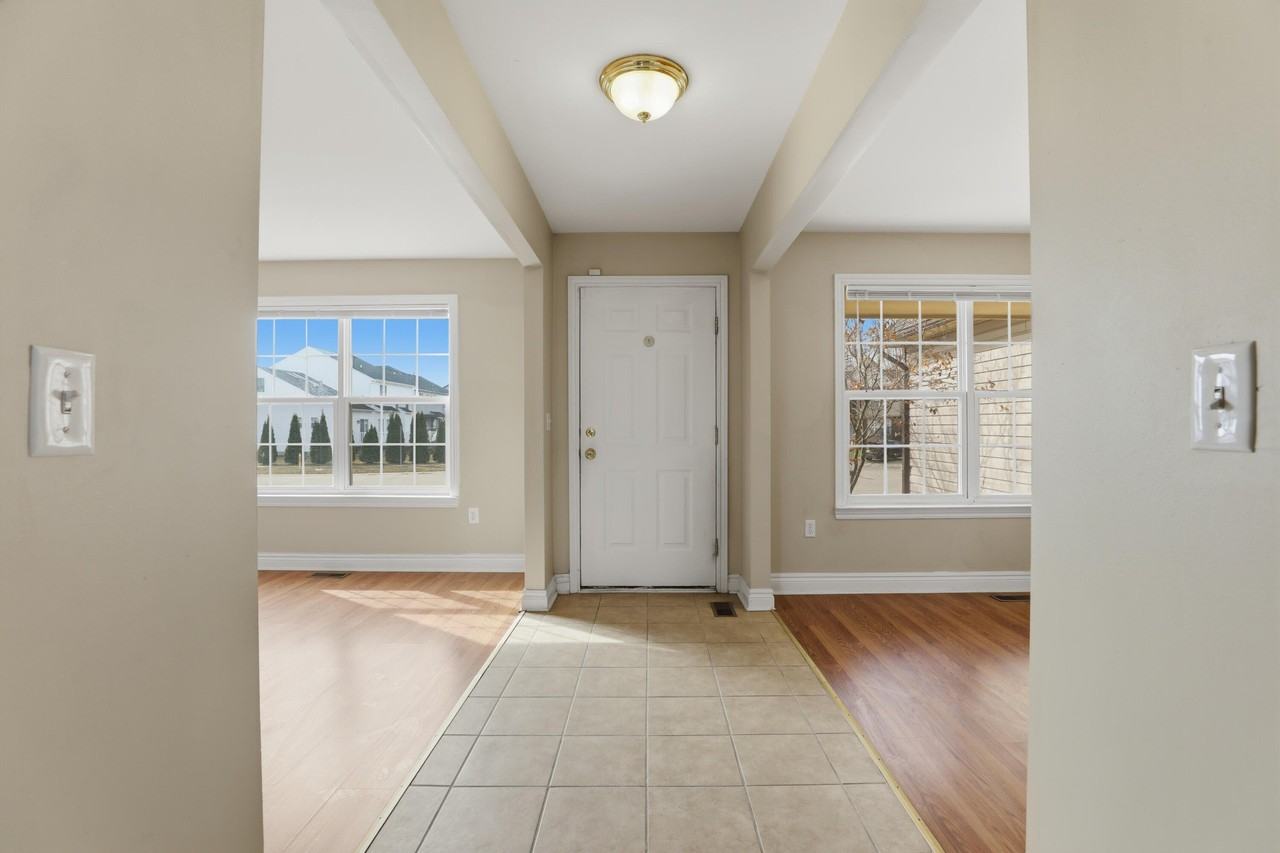 35900 Abbey Ct - Photo 5 of 50